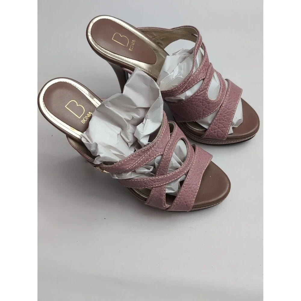Bonia Women's pink leather‎ heels size 36